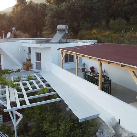 Mano's House Σπίτι διακοπών Τριόπετρα